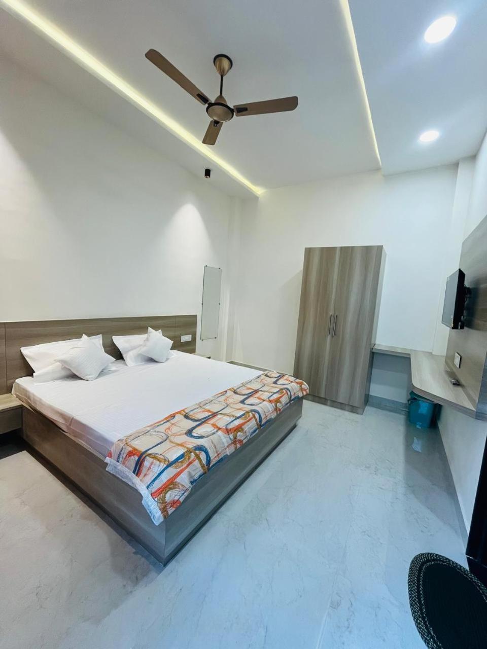Log Inn Banaras Varanasi Exterior foto